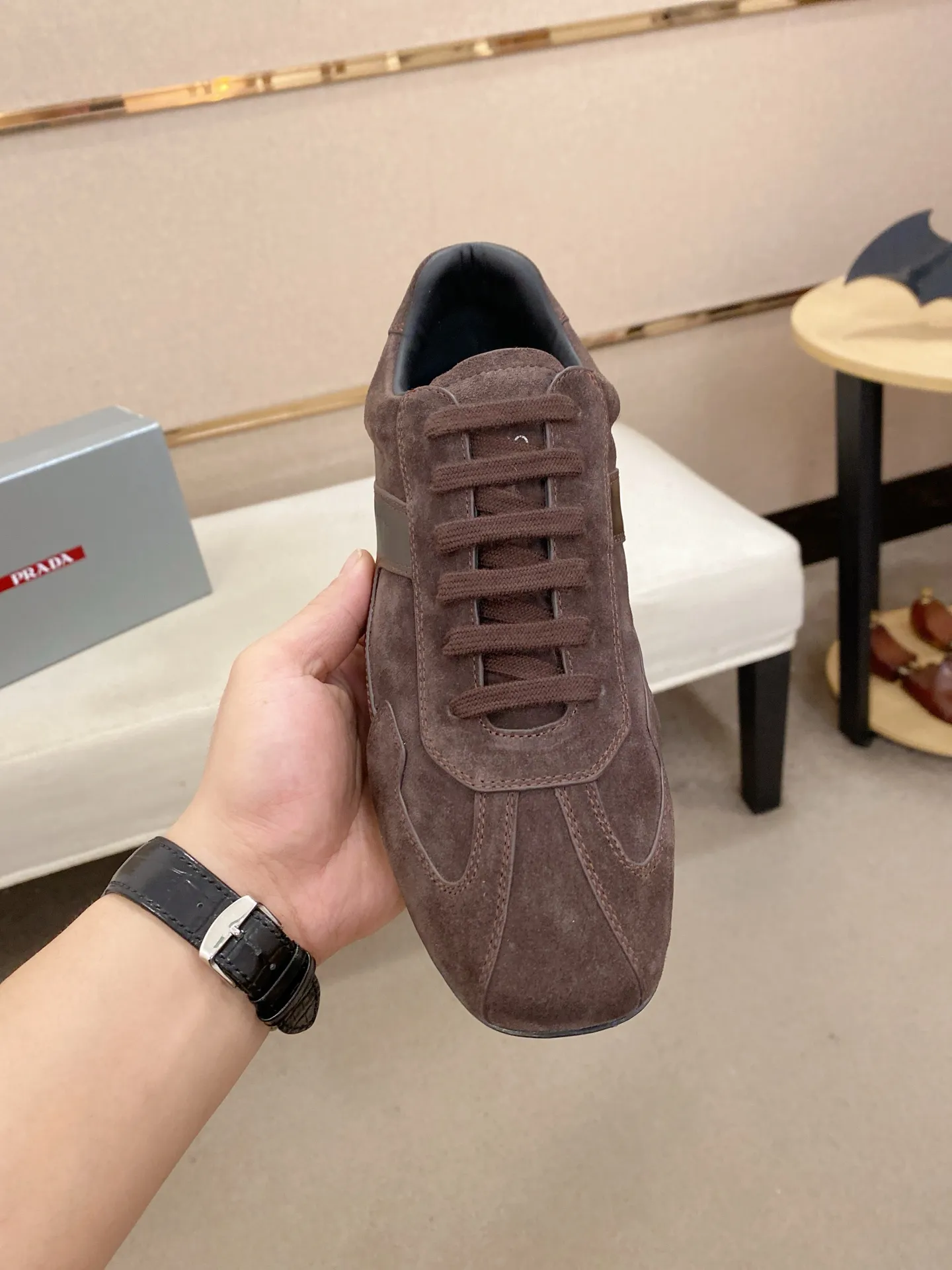 Men's shoes 💰 480💰 ✔️✔️✔️Top high version High-quality new PRADA (Prada) counters are launched at the same time. The new men's shoes and 😘fabrics are purely handmade in Niujing. Lining: Full cowhide lining. 👍🏿High-end☄️Open-molded non-slip rubber outsole, exquisite lines, simple and elegant, comfortable and high-end for leisure travel. Code number: 38-44. Can be customized45